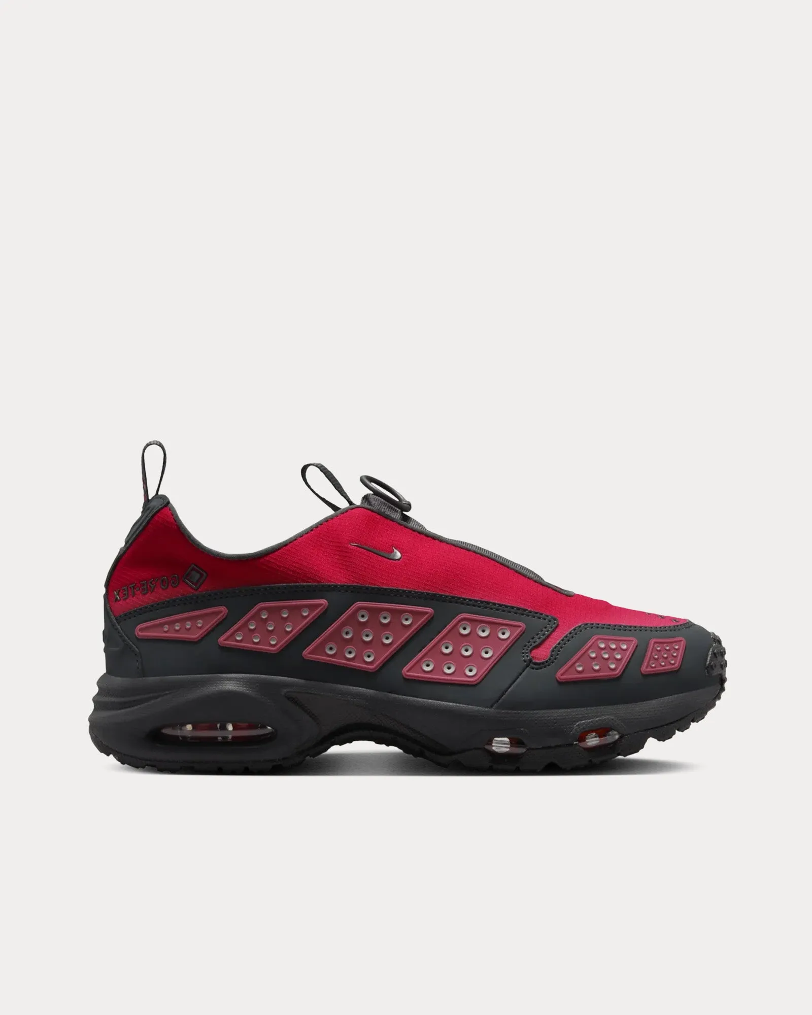 Air Max SNDR Gore-Tex Dark Smoke Grey / Fire Red Low Top Sneakers