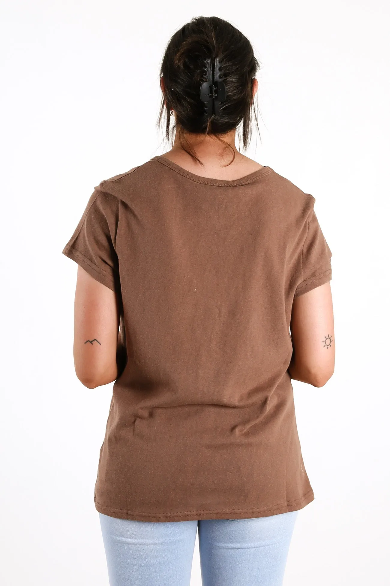Bonjour Tee Brown