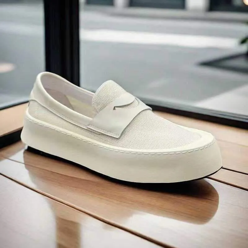 Breathable mesh casual slip-on shoes for men
