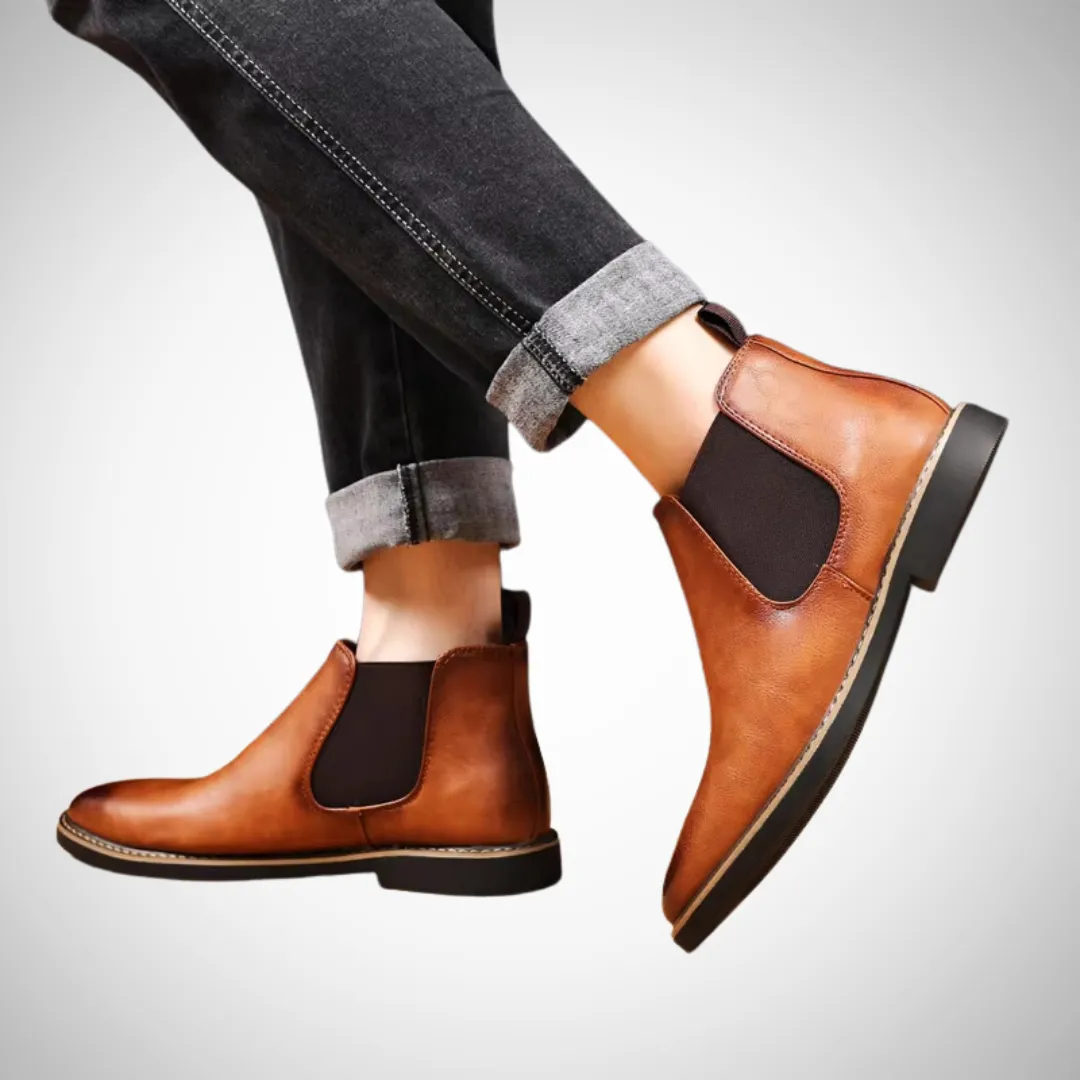 Eivind Classic Glossy Chelsea Boots