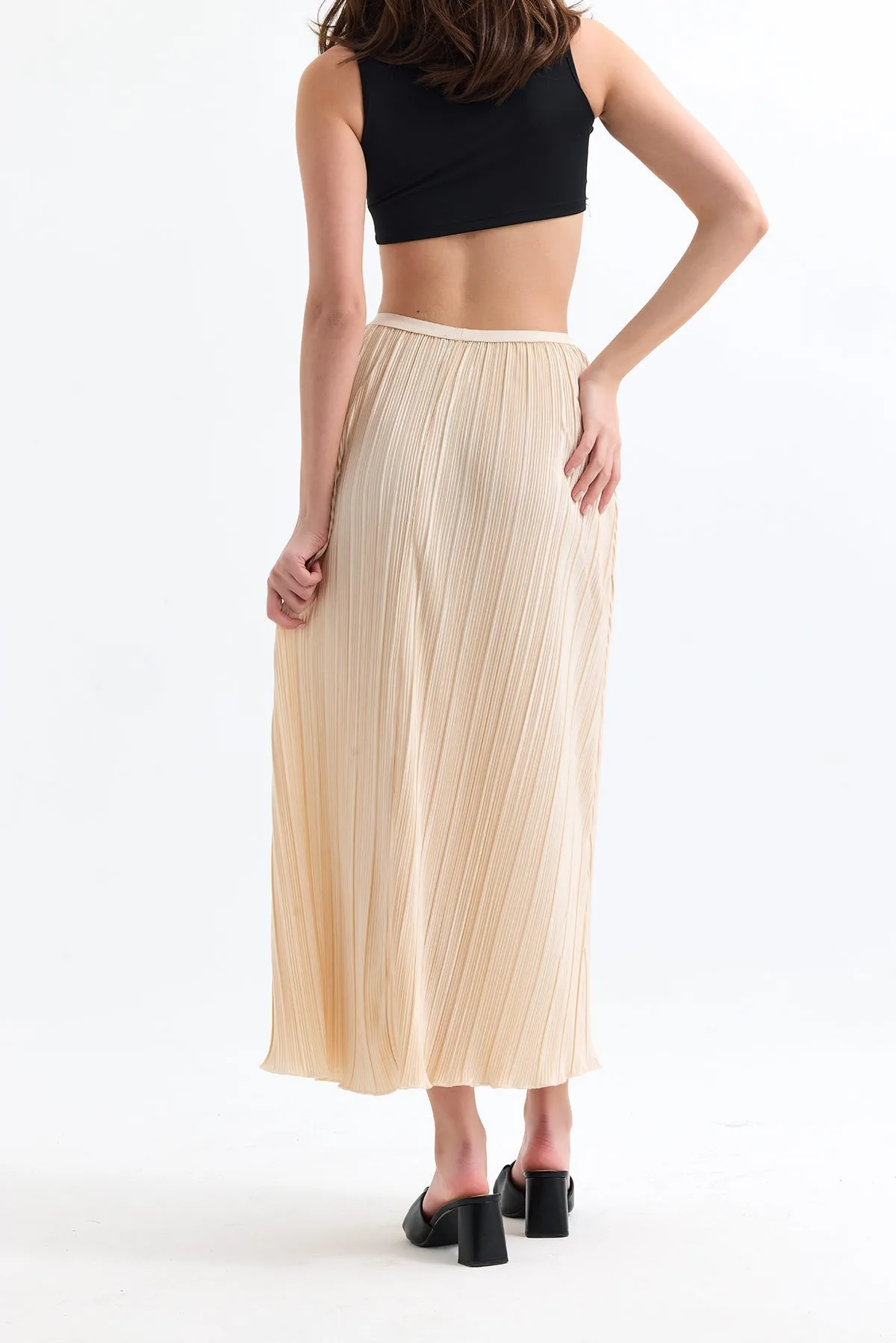 Elegant Pleat Midi Skirt in Soft Beige