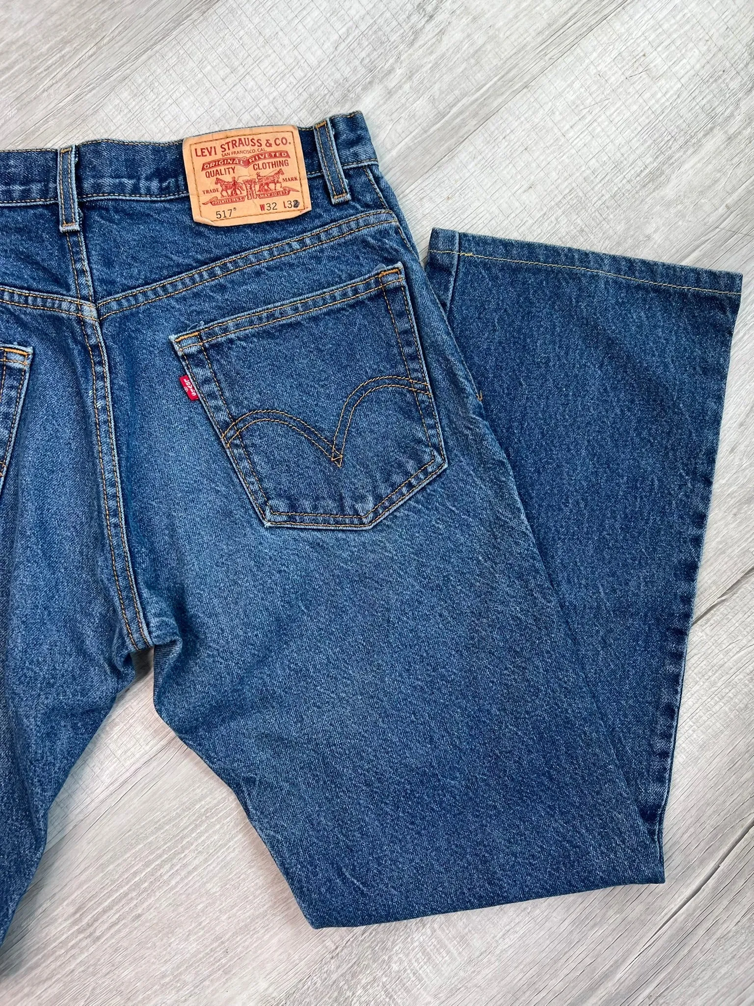Indigo Wash Levi's 517 Bootcut Style Jeans