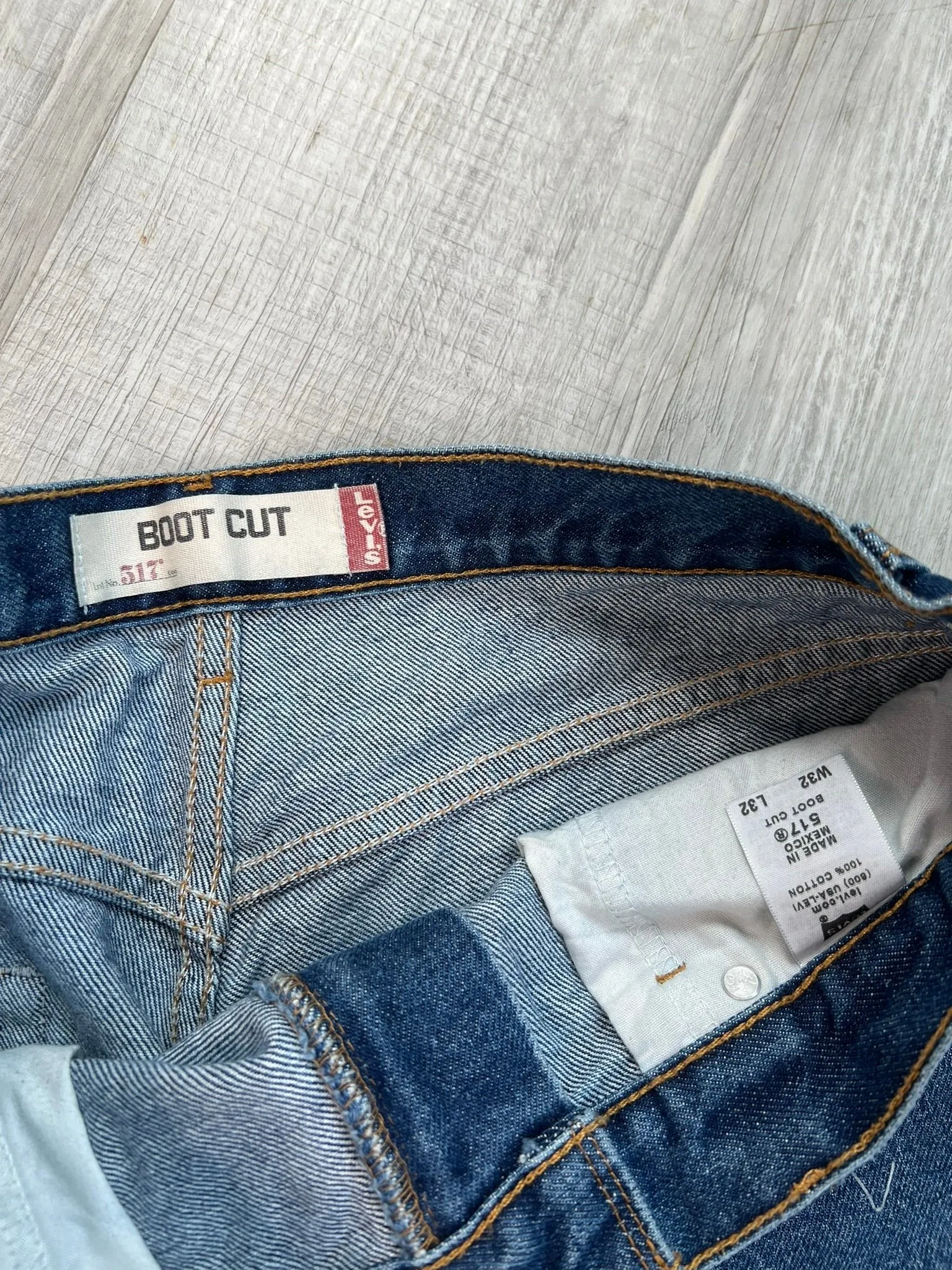Indigo Wash Levi's 517 Bootcut Style Jeans