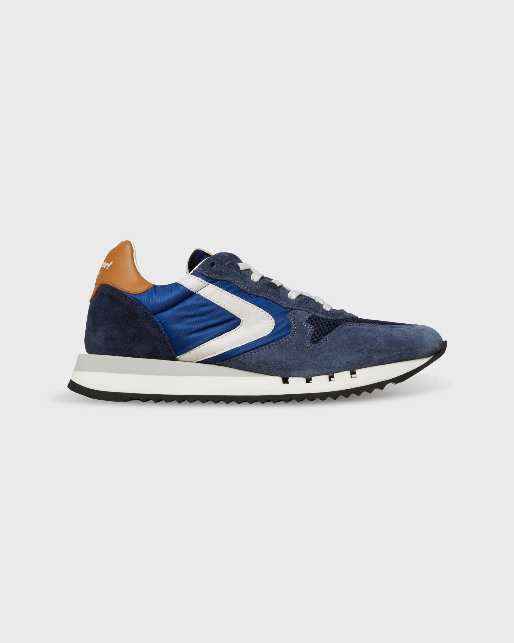 Men's Magic Run Sneaker in Run 2582